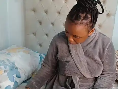 Lihle 00 online show from 06-11-26, 06:33