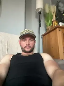 Snapshot of Ronnie153 chatting on 07-21-26, 06:54 Ronnie153 online show from 07-21-26, 06:54