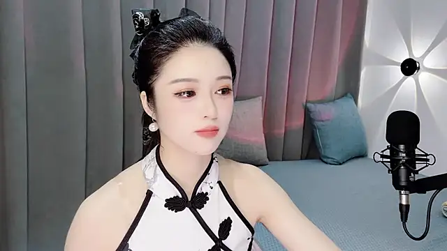 Momo-Wow online show from 06-13-26, 07:28