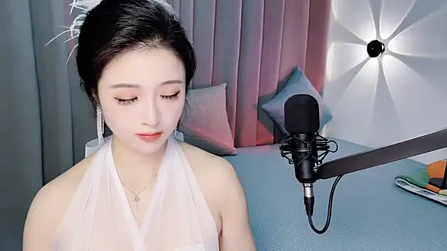 Momo-Wow online show from 06-23-26, 05:49