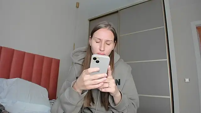 Snapshot of SofiClimbing chatting on 01-12-25, 08:57 SofiClimbing online show from 01-12-25, 08:57