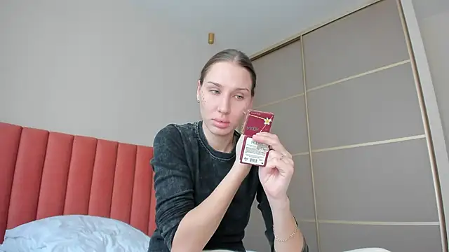 Snapshot of SofiClimbing chatting on 02-08-25, 04:25 SofiClimbing online show from 02-08-25, 04:25