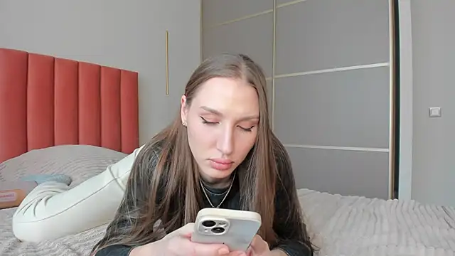 Snapshot of SofiClimbing chatting on 02-10-25, 05:47 SofiClimbing online show from 02-10-25, 05:47