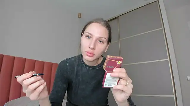 Snapshot of SofiClimbing chatting on 02-11-25, 03:08 SofiClimbing online show from 02-11-25, 03:08