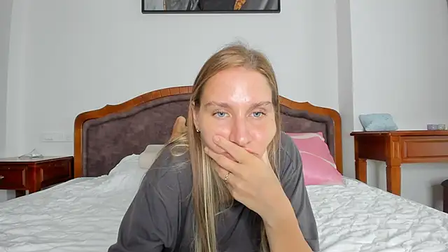 Snapshot of SofiClimbing chatting on 11-09-25, 06:44 SofiClimbing online show from 11-09-25, 06:44