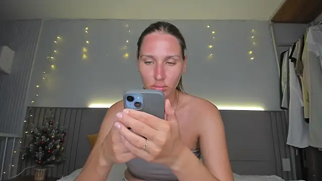 SofiClimbing online show from 01-18-26, 11:47