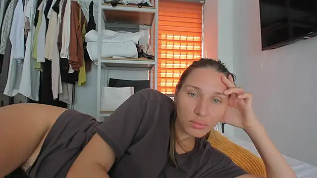 SofiClimbing online show from 03-29-26, 06:24