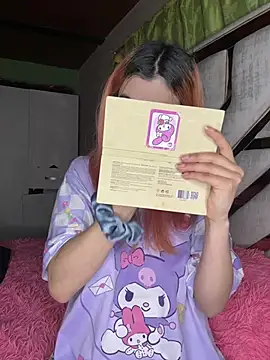 Snapshot of Nana-Komatsu chatting on 06-26-26, 06:18 Nana-Komatsu online show from 06-26-26, 06:18