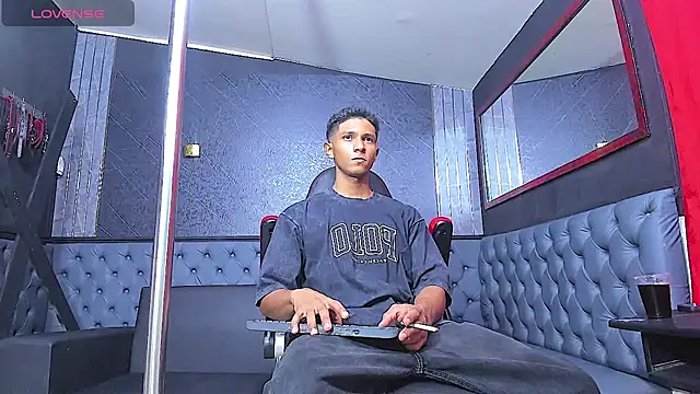 Snapshot of Yoel_Blessed chatting on 07-08-26, 11:37 Yoel Blessed online show from 07-08-26, 11:37