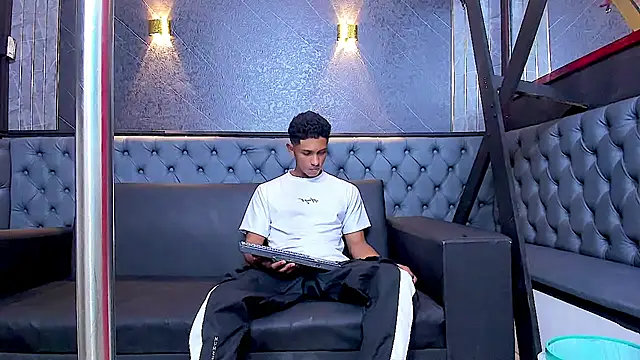 Snapshot of Yoel_Blessed chatting on 07-10-26, 11:57 Yoel Blessed online show from 07-10-26, 11:57