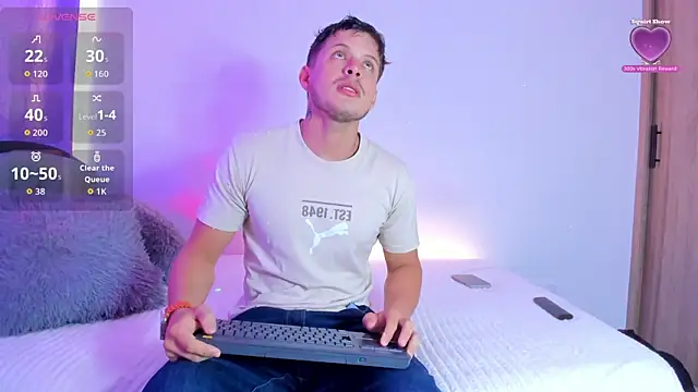 johnycooper08 online show from 06-12-26, 12:37
