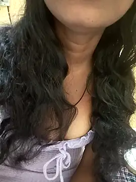 Snapshot of Sexy-Zeenat chatting on 06-16-26, 07:22 Sexy-Zeenat online show from 06-16-26, 07:22