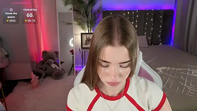 Snapshot of Milla_Way chatting on 07-15-26, 02:22 Milla Way online show from 07-15-26, 02:22