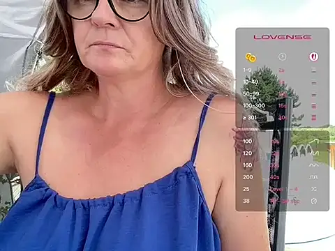 Snapshot of DirtyMarie80 chatting on 06-18-26, 10:09 DirtyMarie80 online show from 06-18-26, 10:09