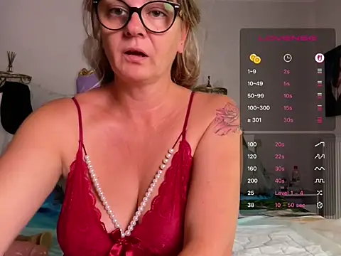 Snapshot of DirtyMarie80 chatting on 07-17-26, 02:56 DirtyMarie80 online show from 07-17-26, 02:56