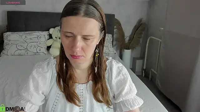 Snapshot of Kathrine-Meyer chatting on 06-27-26, 12:59 Kathrine-Meyer online show from 06-27-26, 12:59