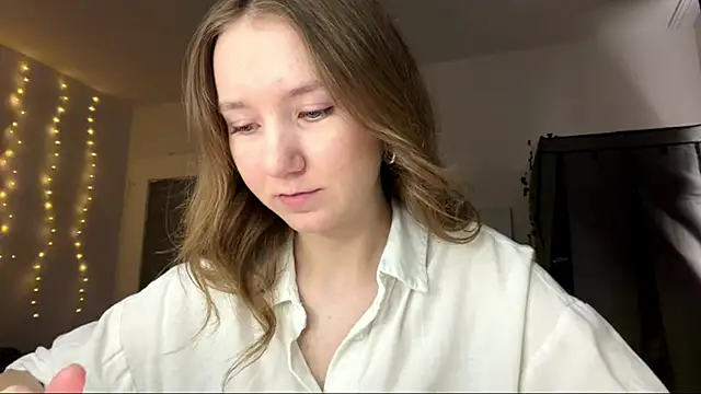 Snapshot of smalllisa chatting on 06-19-26, 06:12 smalllisa online show from 06-19-26, 06:12