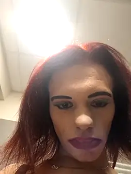 Snapshot of translady19 chatting on 06-20-26, 02:36 translady19 online show from 06-20-26, 02:36