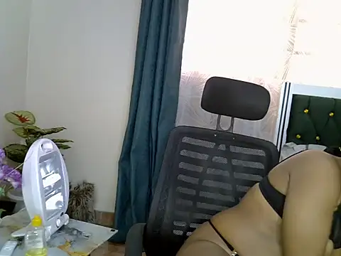 Snapshot of sheriiy chatting on 06-28-26, 12:00 sheriiy online show from 06-28-26, 12:00