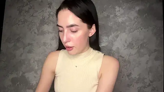 Snapshot of Ailish_Loveee chatting on 07-19-26, 03:49 Ailish Loveee online show from 07-19-26, 03:49