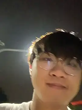 Snapshot of Yang_571 chatting on 07-24-26, 03:54 Yang 571 online show from 07-24-26, 03:54