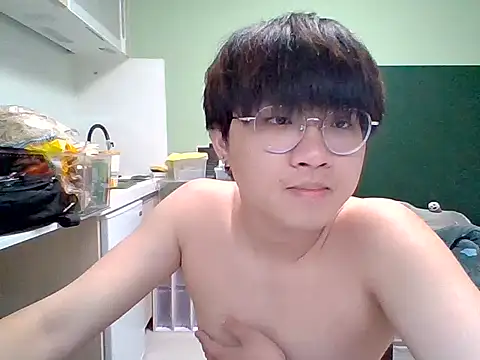 Snapshot of Yang_571 chatting on 07-25-26, 03:53 Yang 571 online show from 07-25-26, 03:53