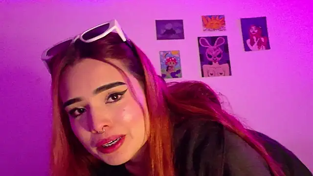 Snapshot of WendyandSienna chatting on 06-17-26, 04:26 WendyandSienna online show from 06-17-26, 04:26