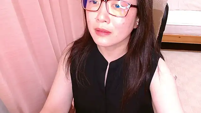 Snapshot of LENA-xo chatting on 06-15-26, 03:36 LENA-xo online show from 06-15-26, 03:36