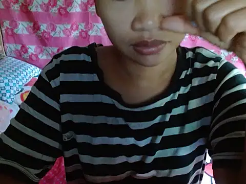Snapshot of Itsme_Foxy_Shantale chatting on 06-14-26, 11:40 Itsme Foxy Shantale online show from 06-14-26, 11:40
