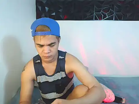 yourmikexxx online show from 06-09-26, 07:58