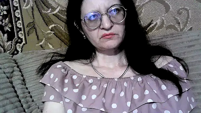 Snapshot of Dear_Annet chatting on 06-13-26, 08:29 Dear Annet online show from 06-13-26, 08:29