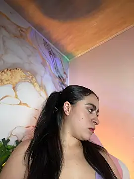 Snapshot of LILI_911 chatting on 07-17-26, 08:35 LILI 911 online show from 07-17-26, 08:35