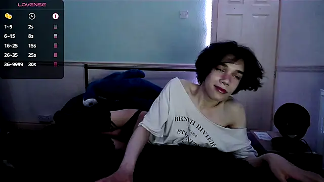 Snapshot of Straything chatting on 06-26-26, 11:09 Straything online show from 06-26-26, 11:09