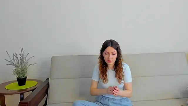 Snapshot of ToasterWife chatting on 06-17-26, 05:43 ToasterWife online show from 06-17-26, 05:43