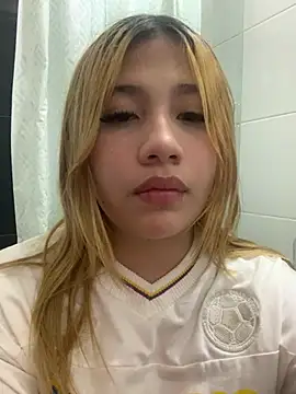 Snapshot of zury_cute1 chatting on 06-28-26, 09:37 zury cute1 online show from 06-28-26, 09:37
