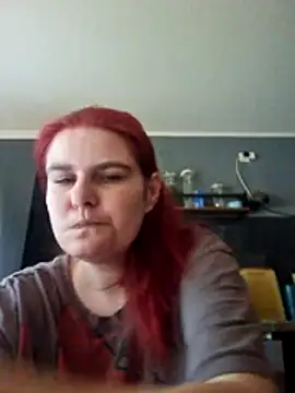 Snapshot of GoldenWifee chatting on 06-17-26, 05:32 GoldenWifee online show from 06-17-26, 05:32