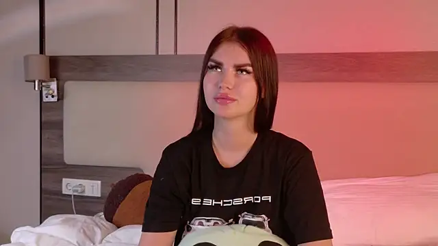 leonameilee online show from 06-19-26, 06:29