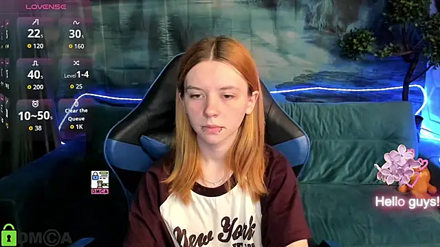 Snapshot of CarolInWonderland chatting on 06-12-26, 06:45 CarolInWonderland online show from 06-12-26, 06:45