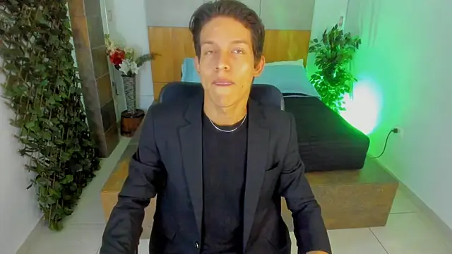 Snapshot of LevinFox chatting on 06-18-26, 11:36 LevinFox online show from 06-18-26, 11:36