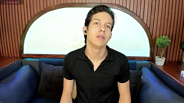 Snapshot of LevinFox chatting on 07-04-26, 11:38 LevinFox online show from 07-04-26, 11:38