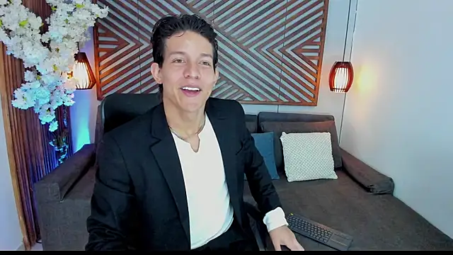 Snapshot of LevinFox chatting on 07-17-26, 11:50 LevinFox online show from 07-17-26, 11:50