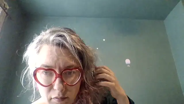 Snapshot of snack05 chatting on 06-23-26, 06:06 snack05 online show from 06-23-26, 06:06