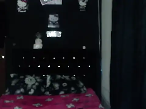 Snapshot of madame_kitty chatting on 07-10-26, 10:01 madame kitty online show from 07-10-26, 10:01