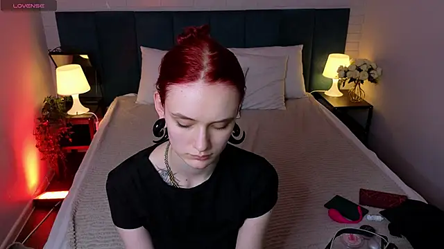 CrimsonMarquise online show from 06-09-26, 03:01