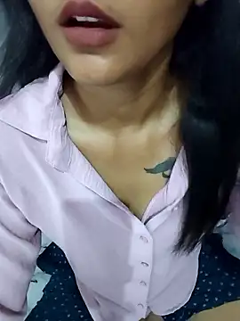 Miss-cutee online show from 06-17-26, 06:42