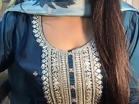 Snapshot of Sizzling_Maya chatting on 07-04-26, 04:51 Sizzling Maya online show from 07-04-26, 04:51