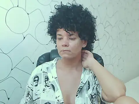 CurlyMood online show from 06-06-26, 02:44