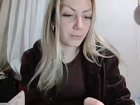 Snapshot of Alana_sc chatting on 06-21-26, 05:04 Alana sc online show from 06-21-26, 05:04