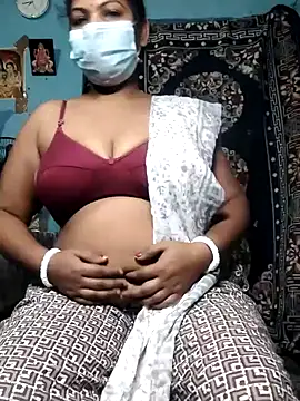 Snapshot of Mis-maya chatting on 06-22-26, 02:13 Mis-maya online show from 06-22-26, 02:13