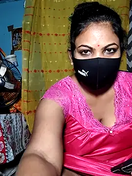 Snapshot of Mis-maya chatting on 07-18-26, 11:30 Mis-maya online show from 07-18-26, 11:30